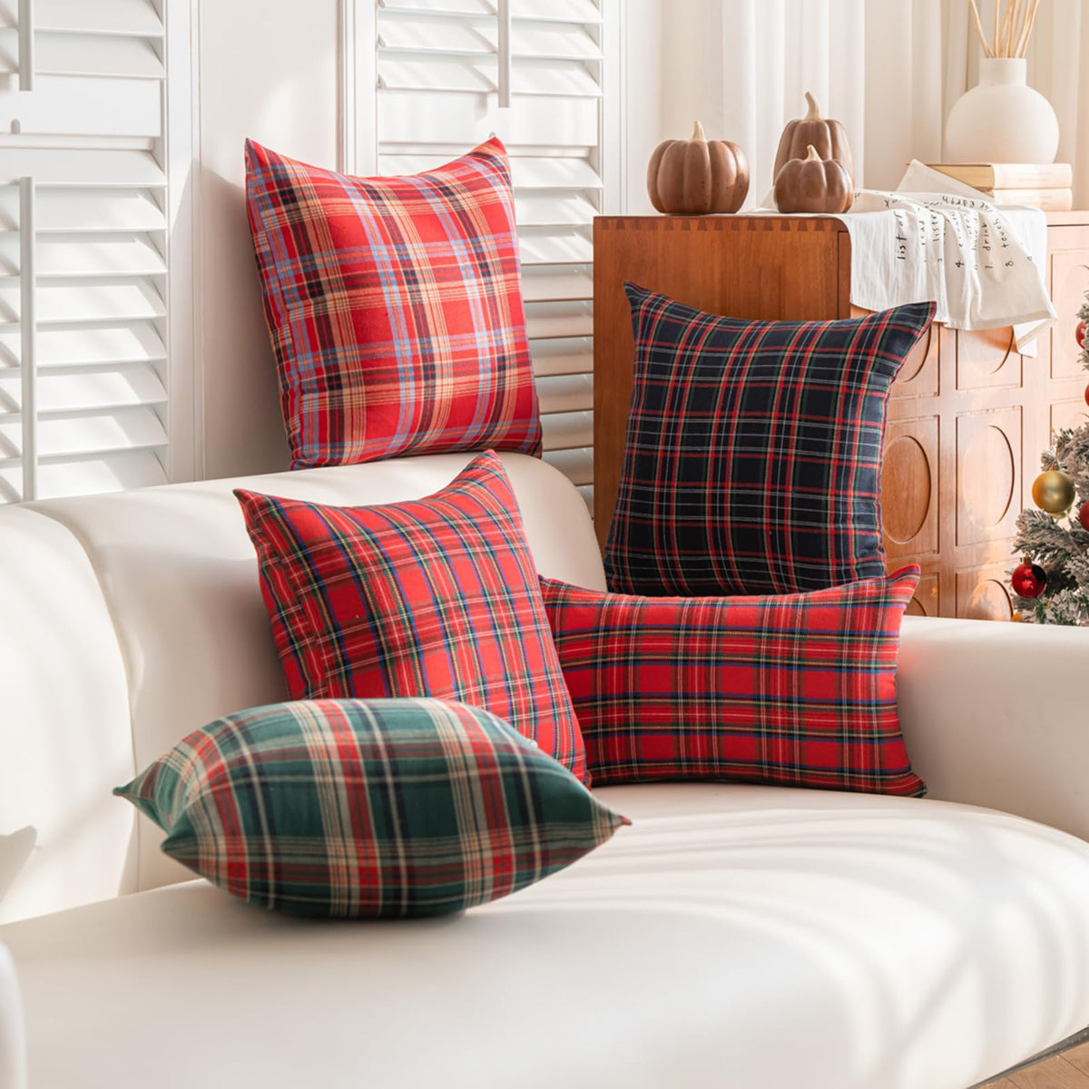 Huierxun Christmas Pillow Covers 18x18 Set of 2, Christmas Decorations Scottish Tartan Plaid Throw Pillow Cases Farmhouse Decorative Square Cushion Case for Sofa Couch Home Decor (Plaid H,18''x18'')