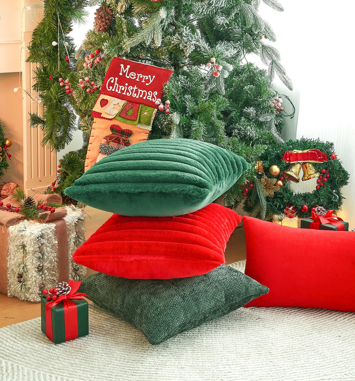 GriNeed Pack of 2 Christmas Green Pillow Covers 18x18 Inch Decorative Faux Fur Emerald Throw Pillow Cover, Soft Lumbar Plush Pillowcases for Couch Sofa Bed Living Room, Fluffy Cute Home Boho Decor